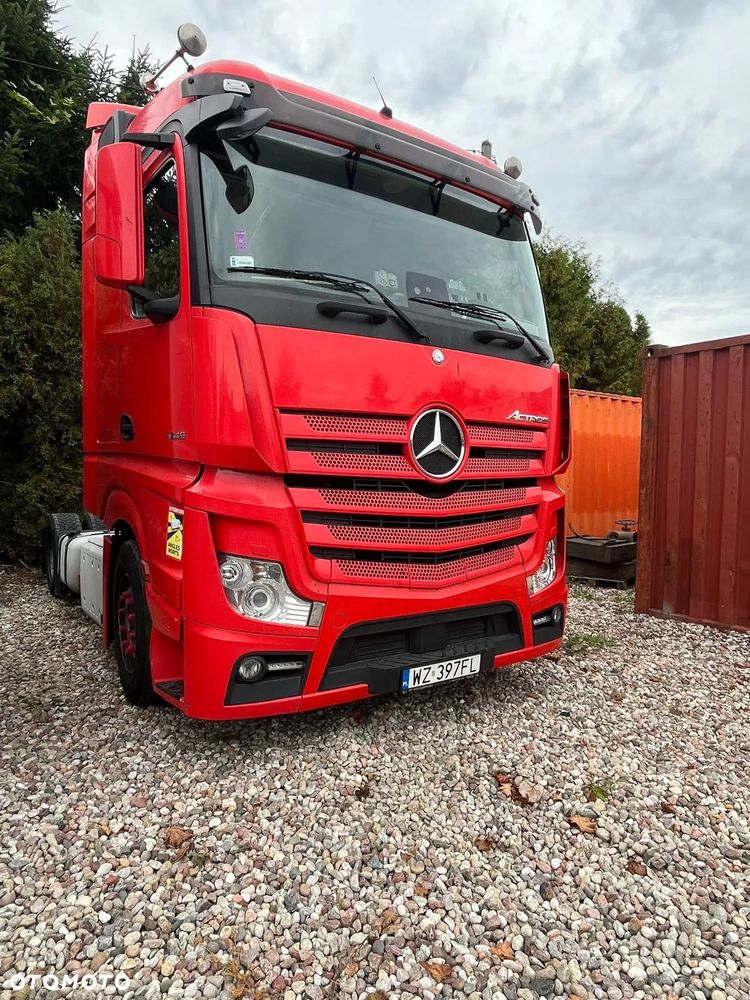 Mercedes-Benz - 2