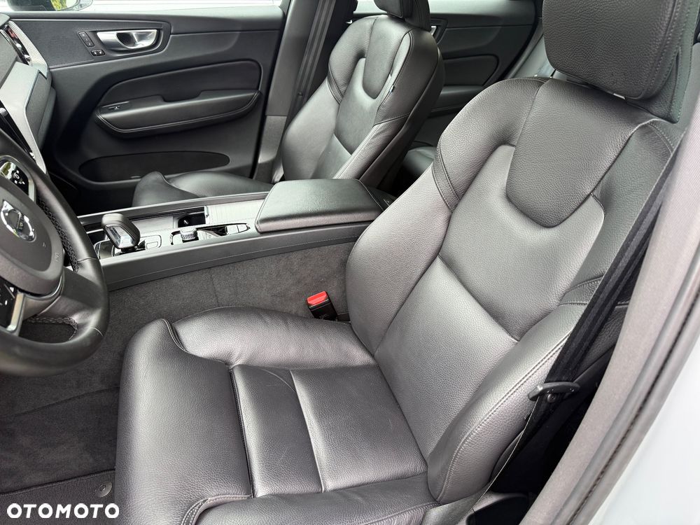 Volvo XC 60 B4 D Ultimate Dark - 38