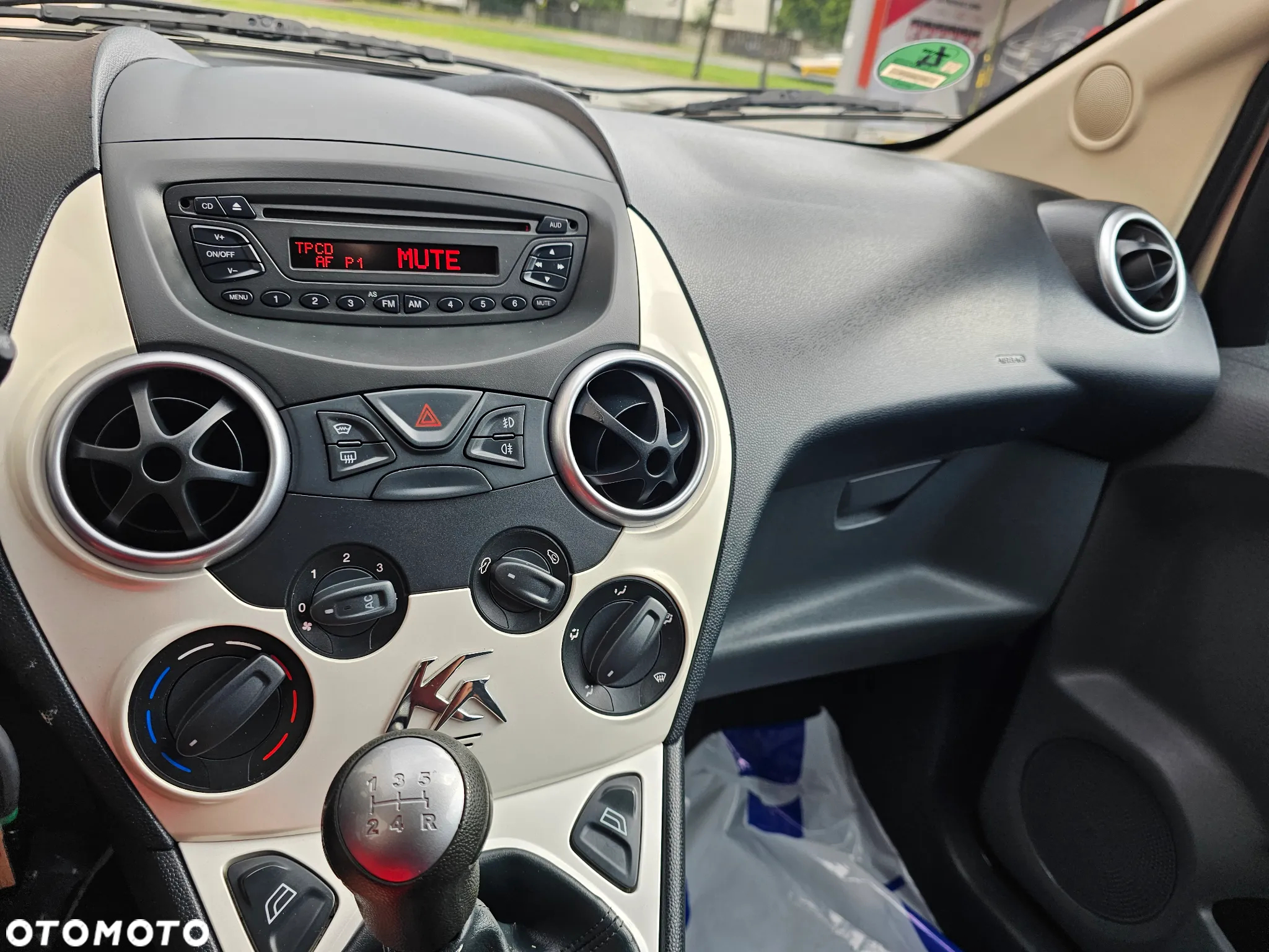 Ford KA 1.2 Titanium+ - 13