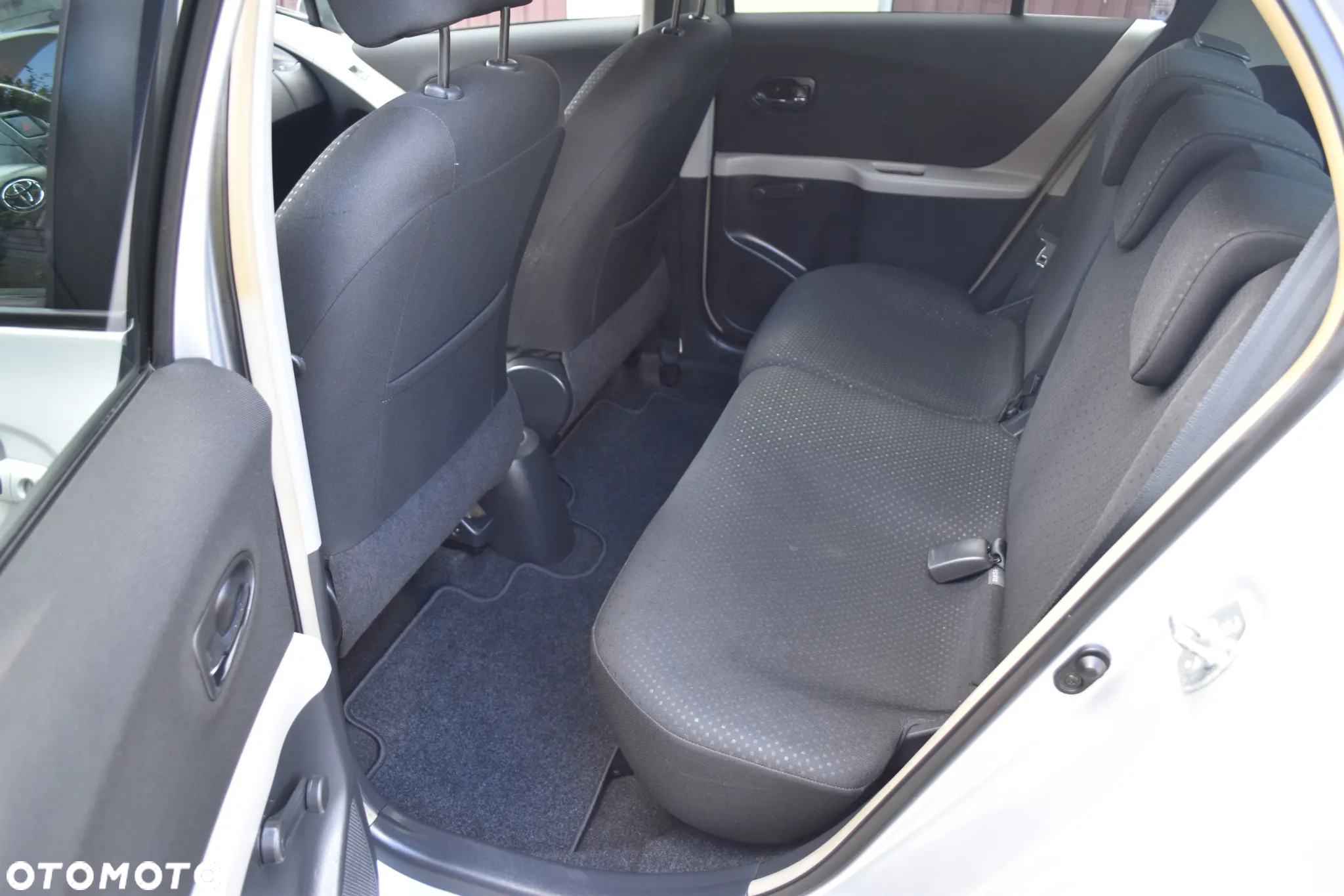Toyota Yaris - 24
