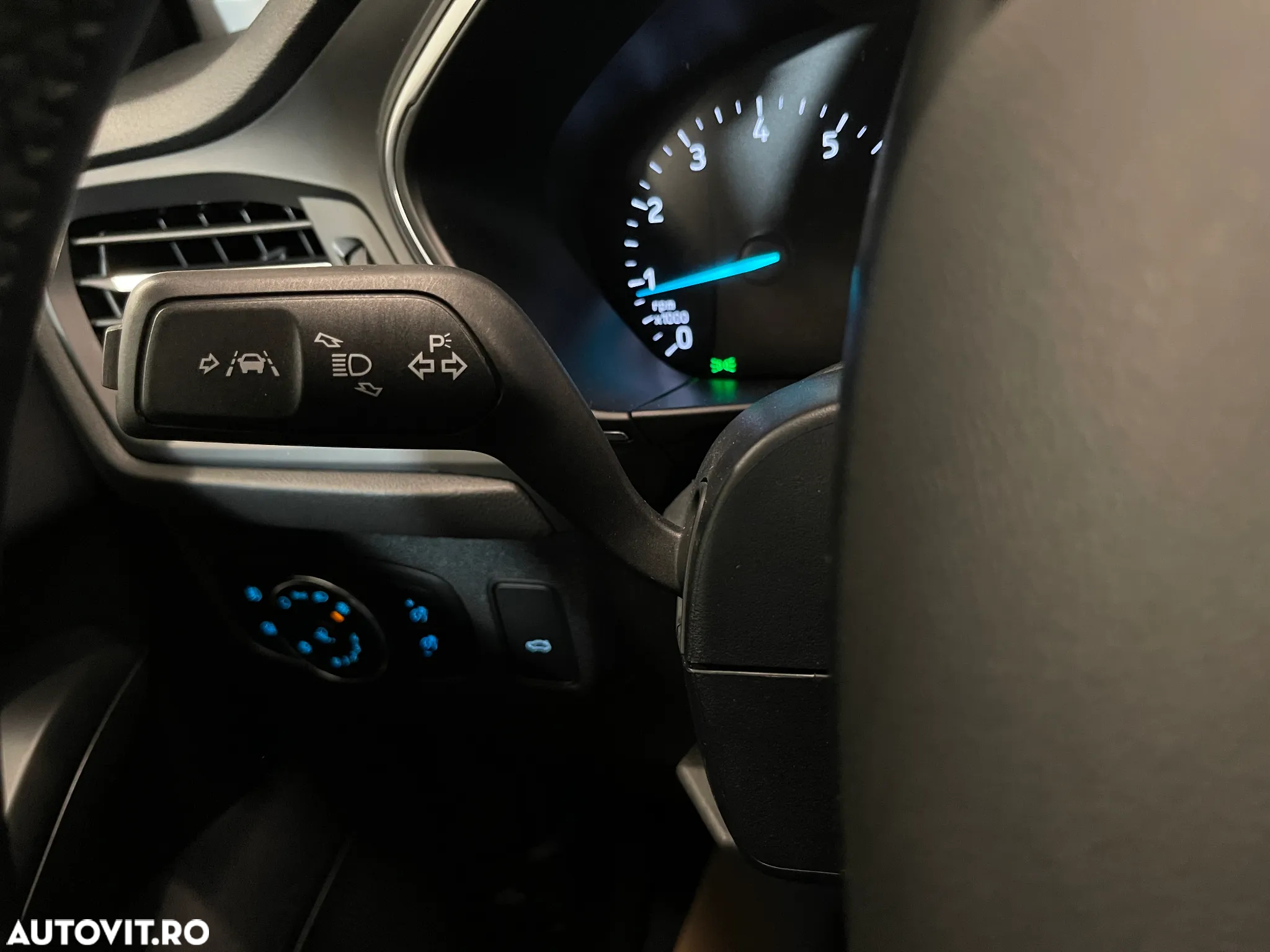 Ford Focus 1.0 EcoBoost Trend Edition - 31