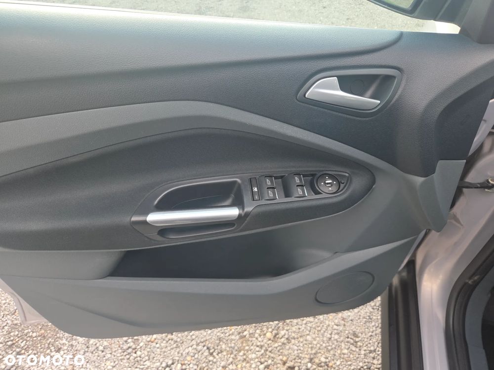 Ford C-MAX 1.6 Ti-VCT Champions Edition - 29