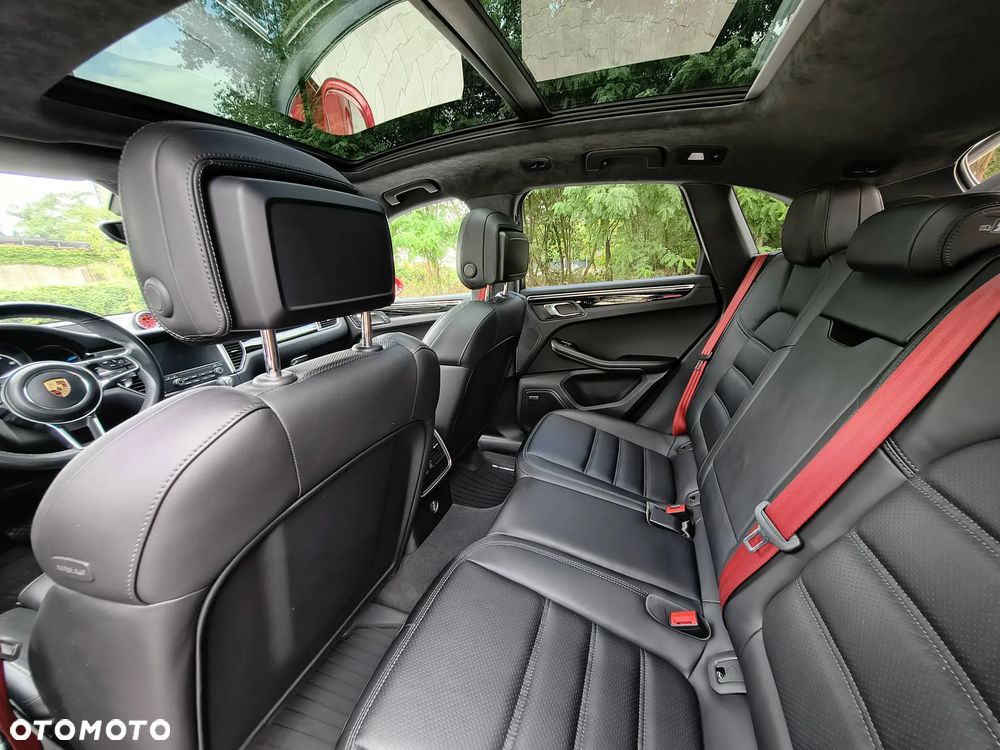 Porsche Macan Turbo - 37