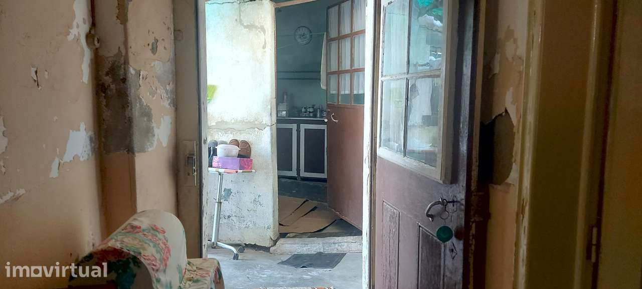 Moradia em Banda em Valada do Ribatejo - Oportunidade com Potencial - Grande imagem: 2/11
