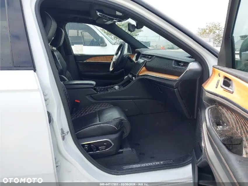 Jeep Grand Cherokee - 6