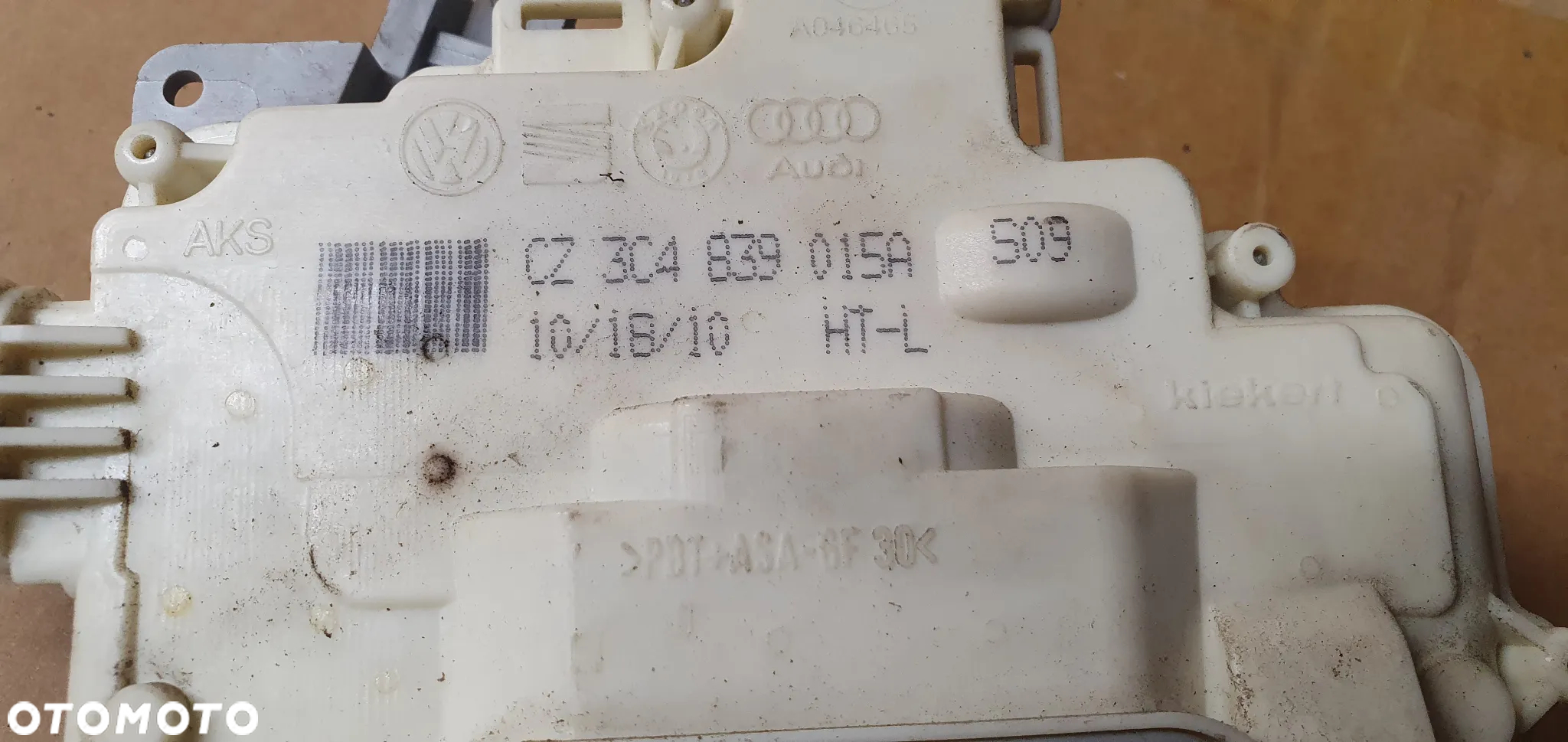 Zamek drzwi lewy tył tylny VW Passat B7 3C4839015A - 7