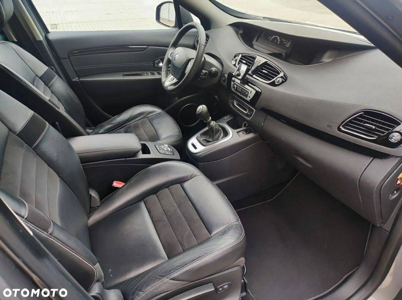 Renault Grand Scenic - 11