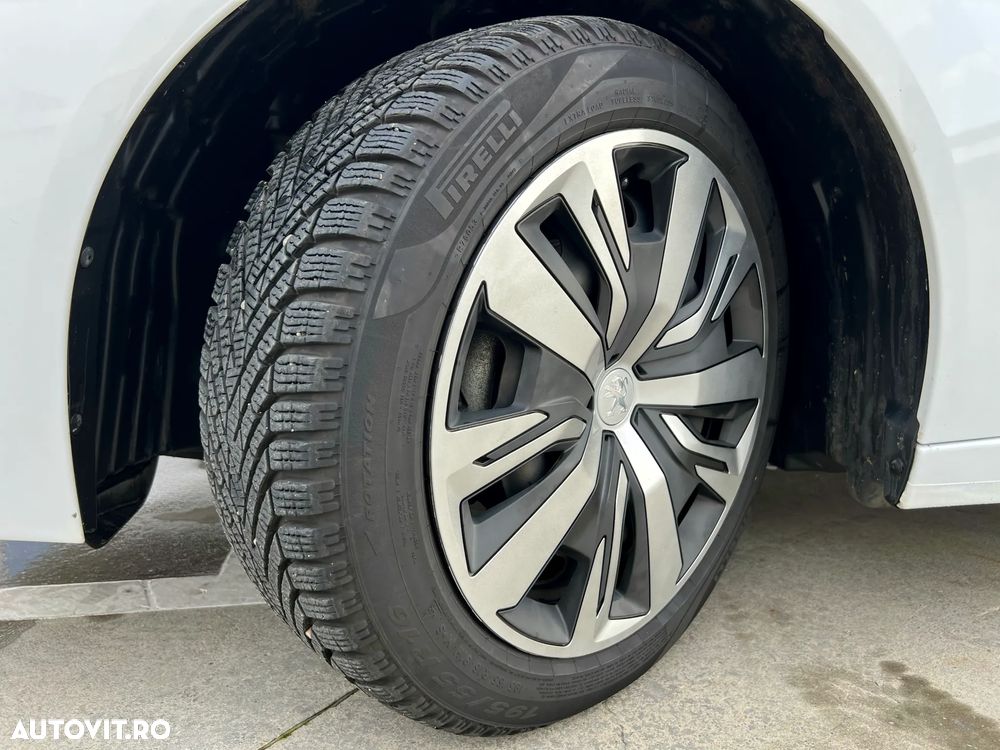 Peugeot 208 1.2 L PureTech STT Active Pack - 26