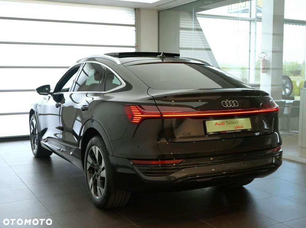 Audi Q8 Sportback e-tron - 3