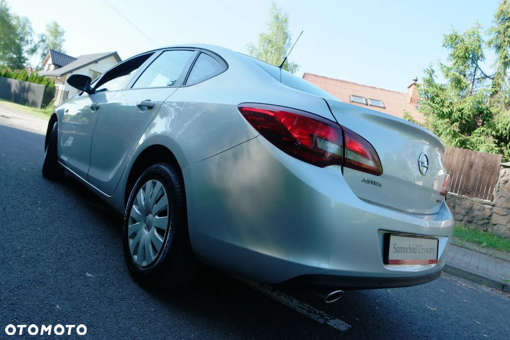 Opel Astra - 32