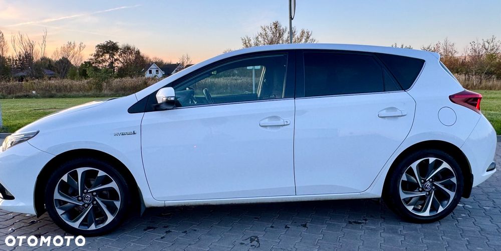 Toyota Auris 1.8 HSD Luna - 2