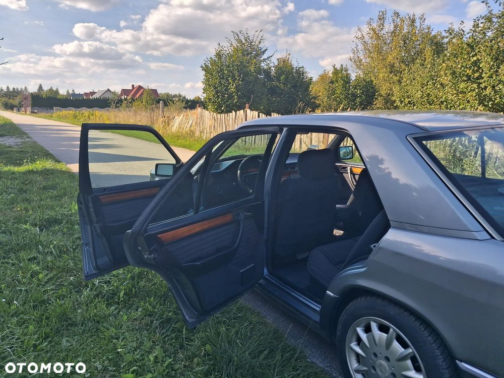 Mercedes-Benz W124 (1984-1993) - 14