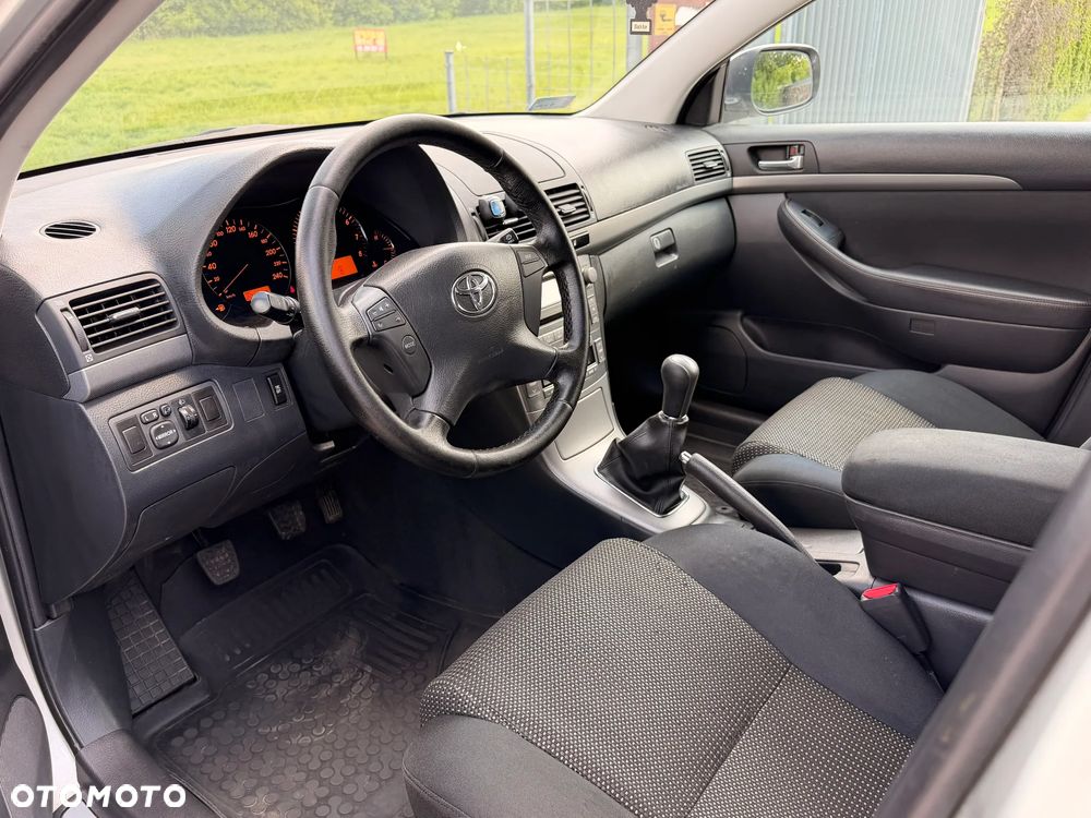 Toyota Avensis 1.8 VVT-i Luna - 8