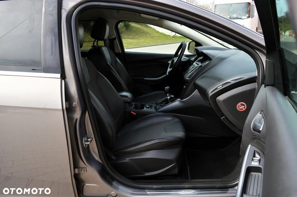 Ford Focus 2.0 TDCi DPF Titanium - 11