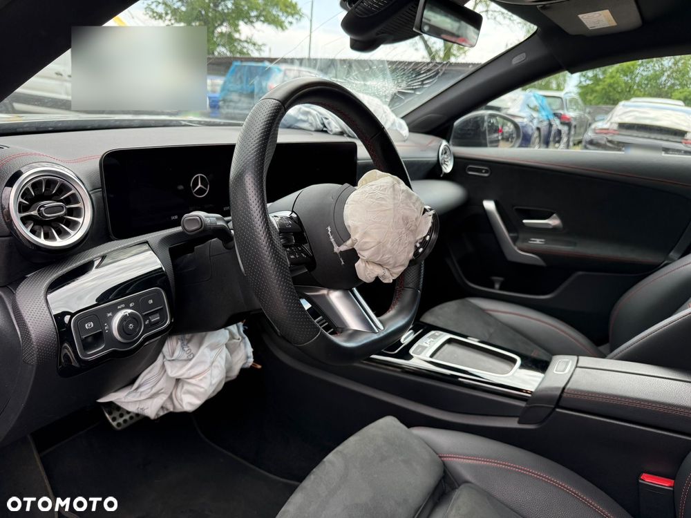 Mercedes-Benz CLA 180 AMG Line 7G-DCT - 13