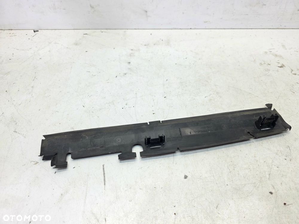 WLOT KIEROWNICA POWIETRZA PASA AUDI A6 C8 4K0121285 - 4