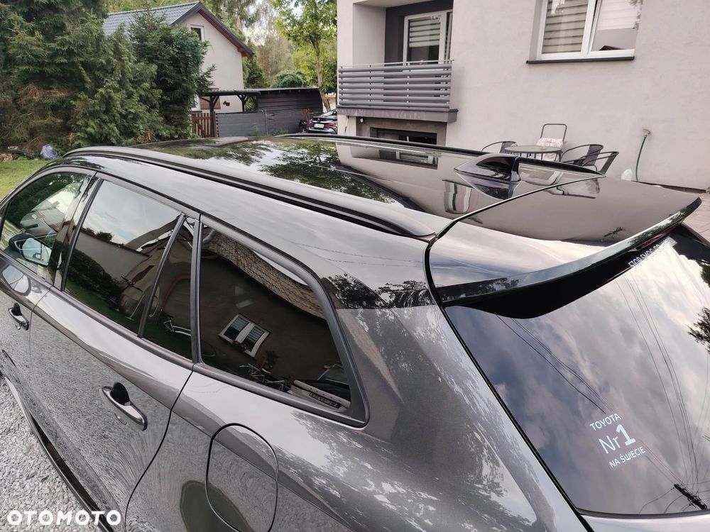 Toyota Corolla 2.0 Hybrid GR Sport Dynamic - 32