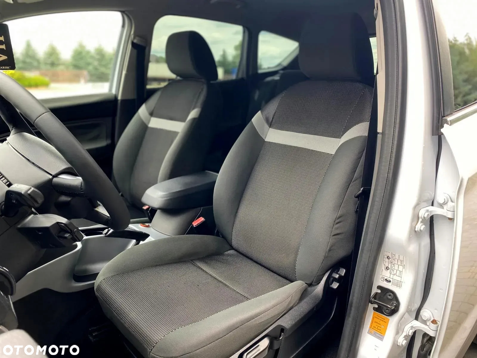 Ford Kuga - 24