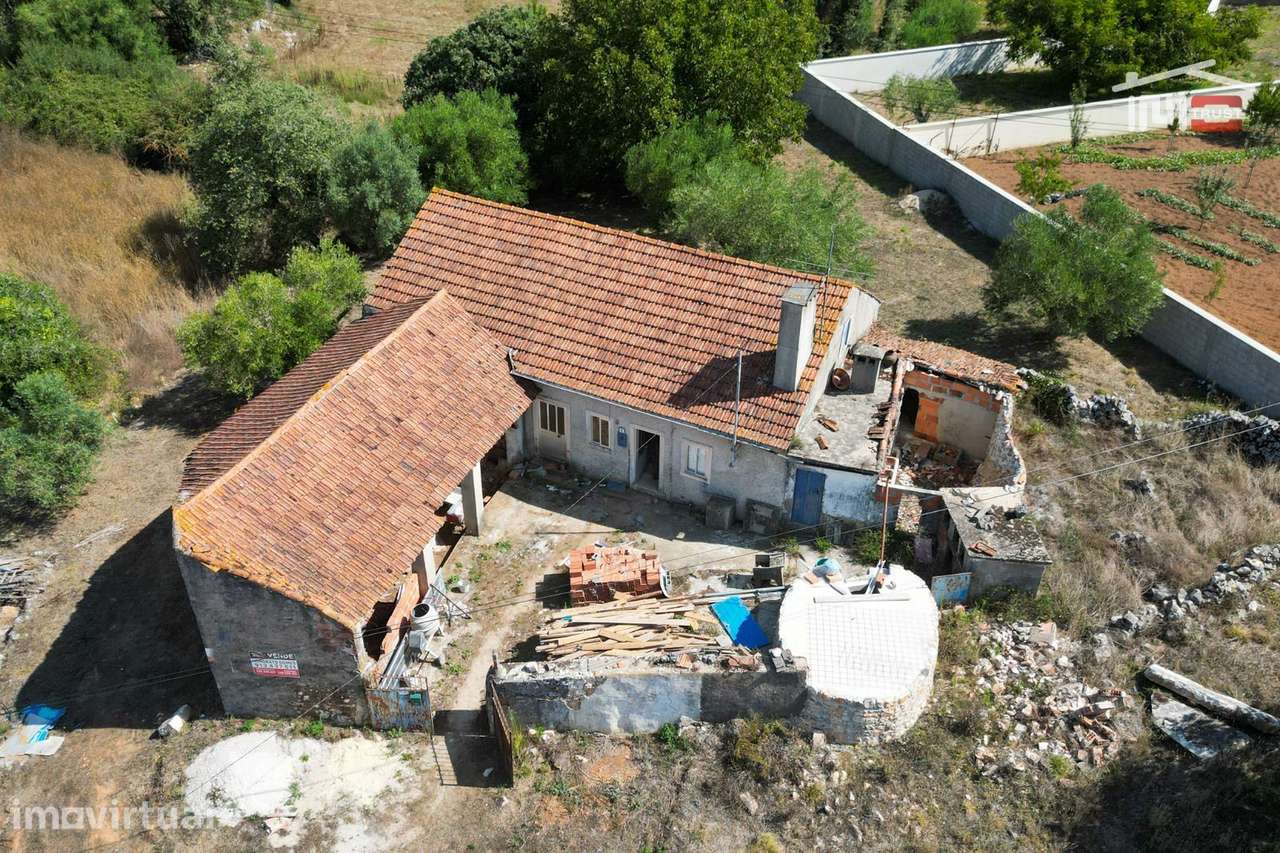 MORADIA T3 PARA RECUPERAR COM PROJETO APROVADO DE RECONSTRUÇÃO E AM... - Grande imagem: 2/13
