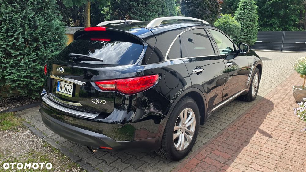 Infiniti QX70 - 9