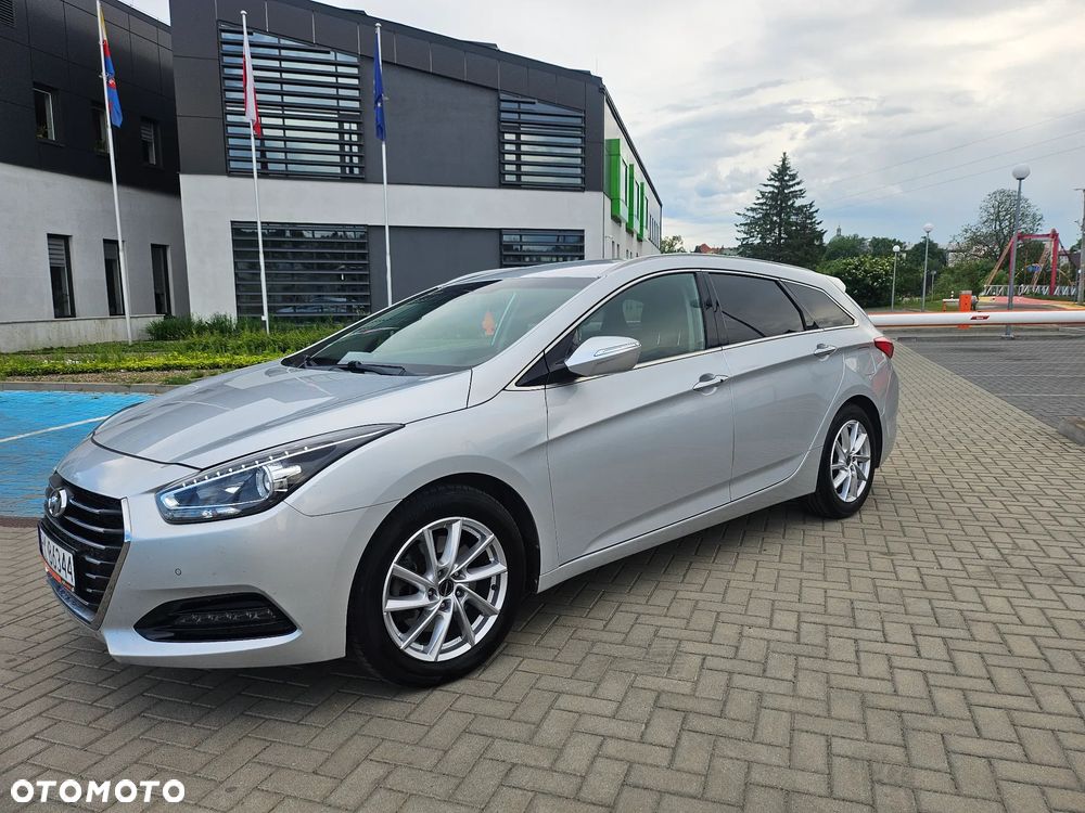 Hyundai i40 Kombi blue 1.7 CRDi Family+ - 28
