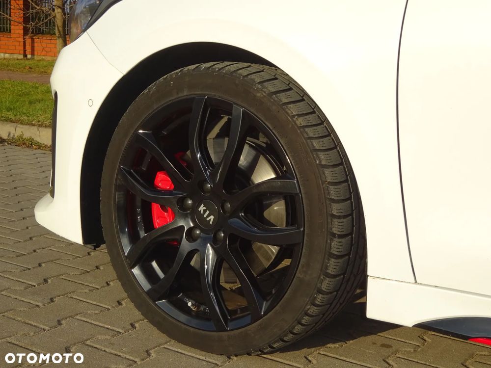 Kia ProCeed 1.6 T-GDI GT DCT - 27