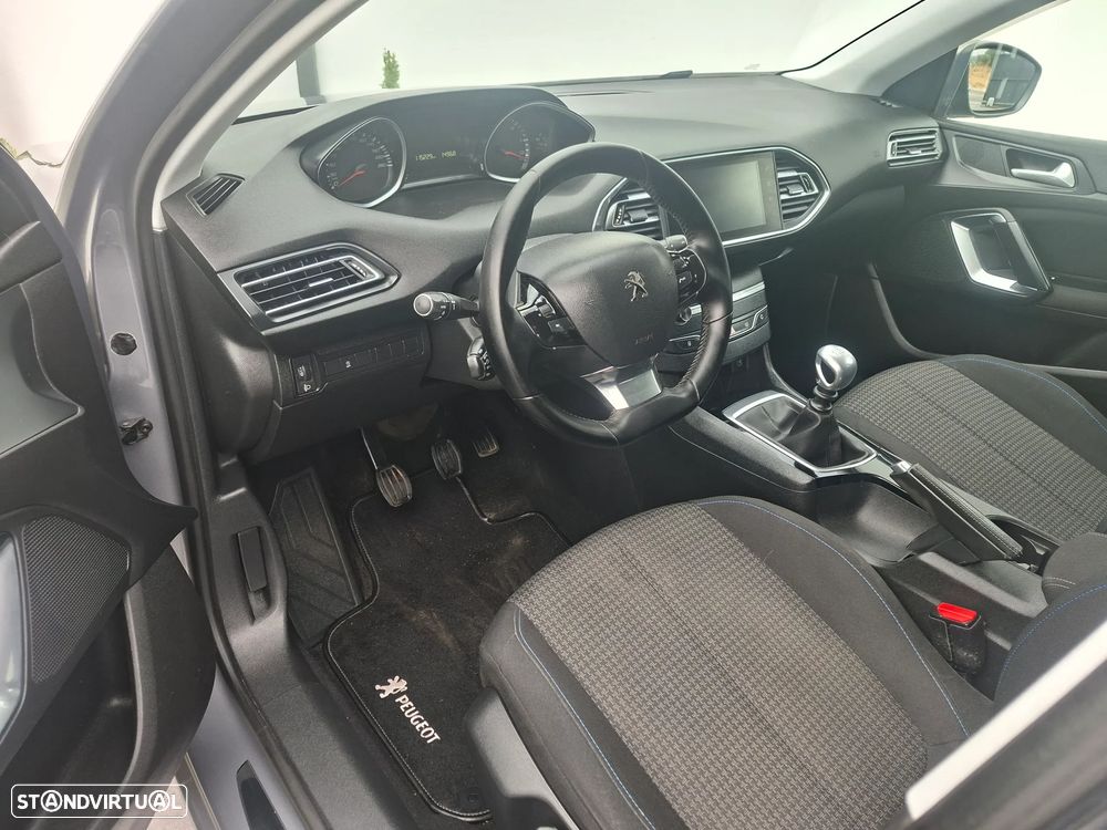 Peugeot 308 1.5 BlueHDi Style - 24
