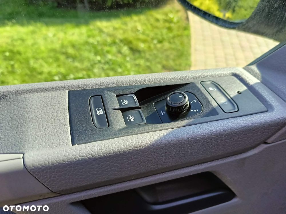 Volkswagen Transporter - 25