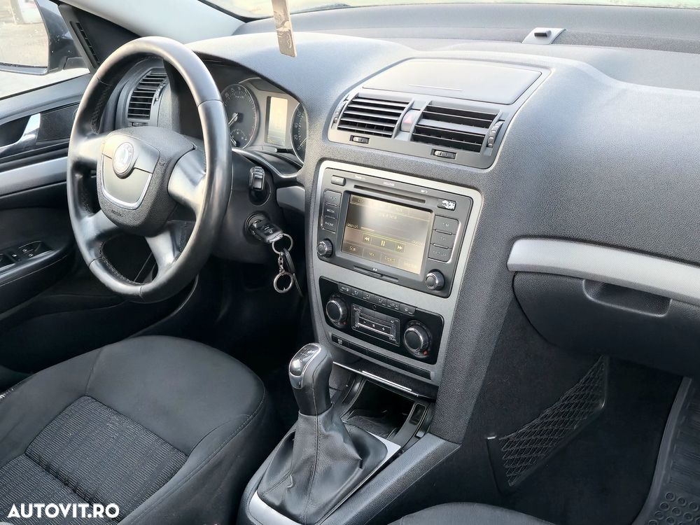 Skoda Octavia 1.6 TDI DPF Ambiente - 8