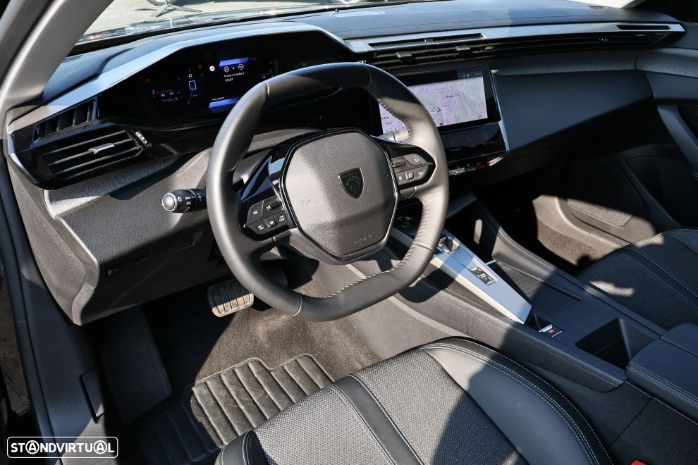 Peugeot 408 1.2 Hybrid Allure e-DCS6 - 15