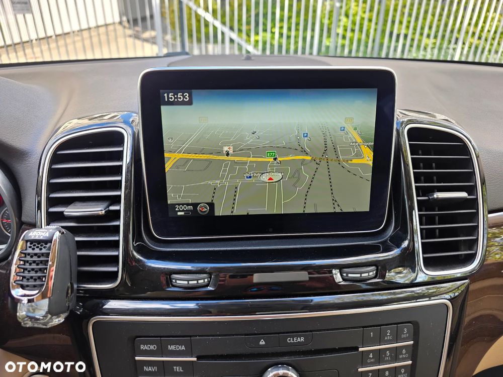 Mercedes-Benz GLE - 12