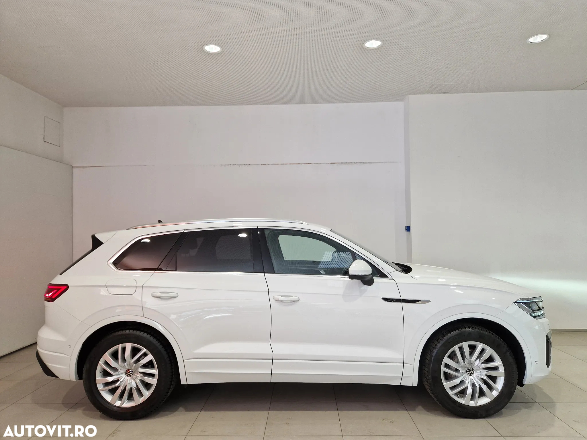 Volkswagen Touareg 3.0 V6 TDI 4Motion DPF Automatik R-Line - 6