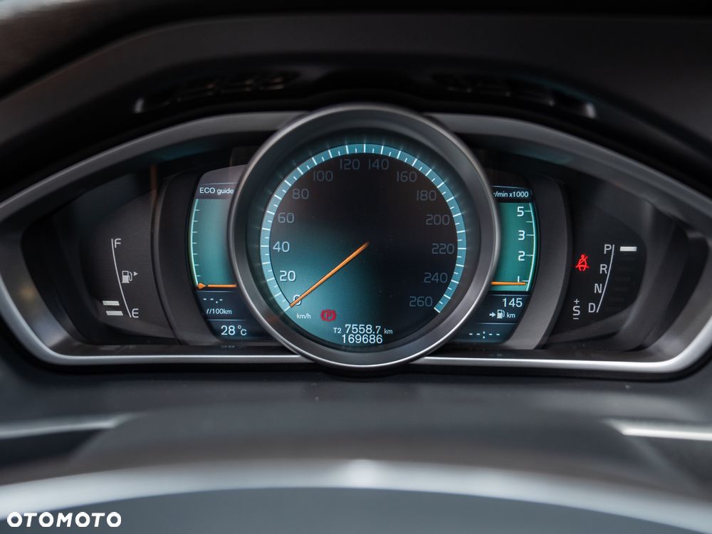 Volvo V40 D3 Geartronic R Design - 32