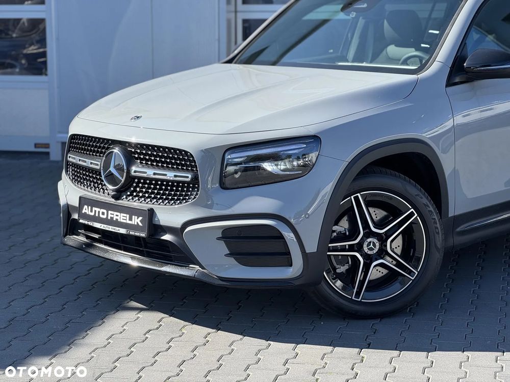 Mercedes-Benz GLB 220 4Matic 8G-DCT Special Edition - 3
