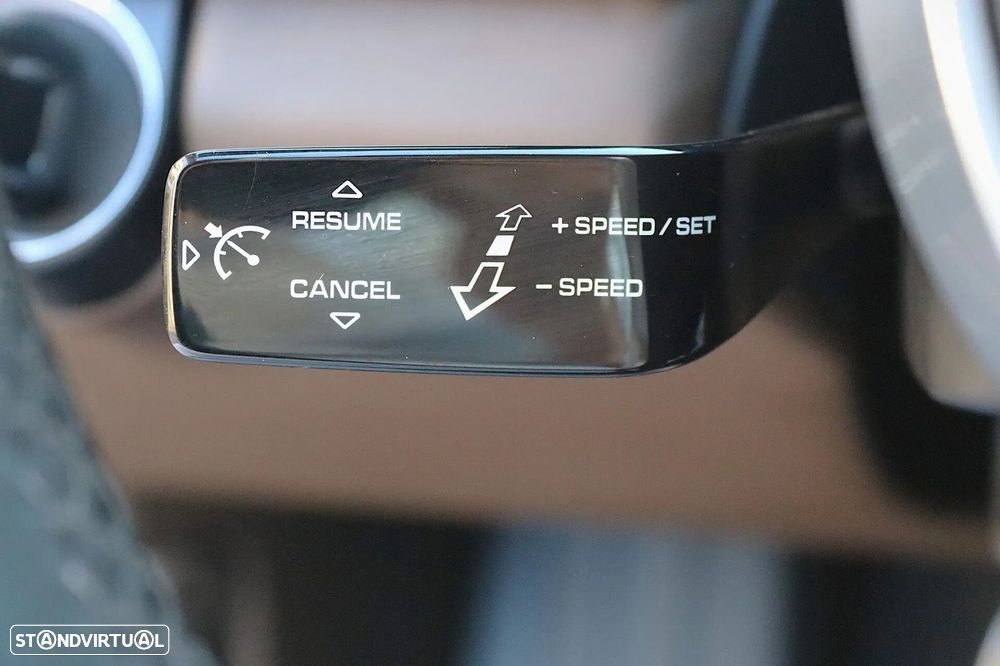 Porsche Panamera 4 E-Hybrid - 27