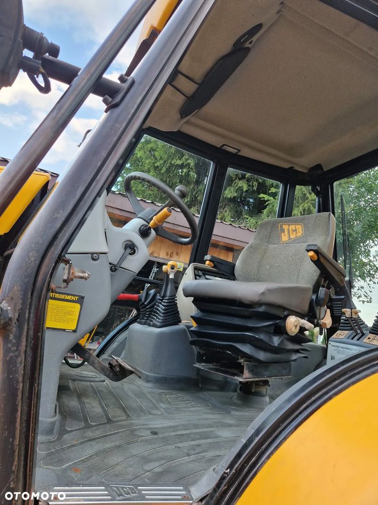 JCB 3CX - 16