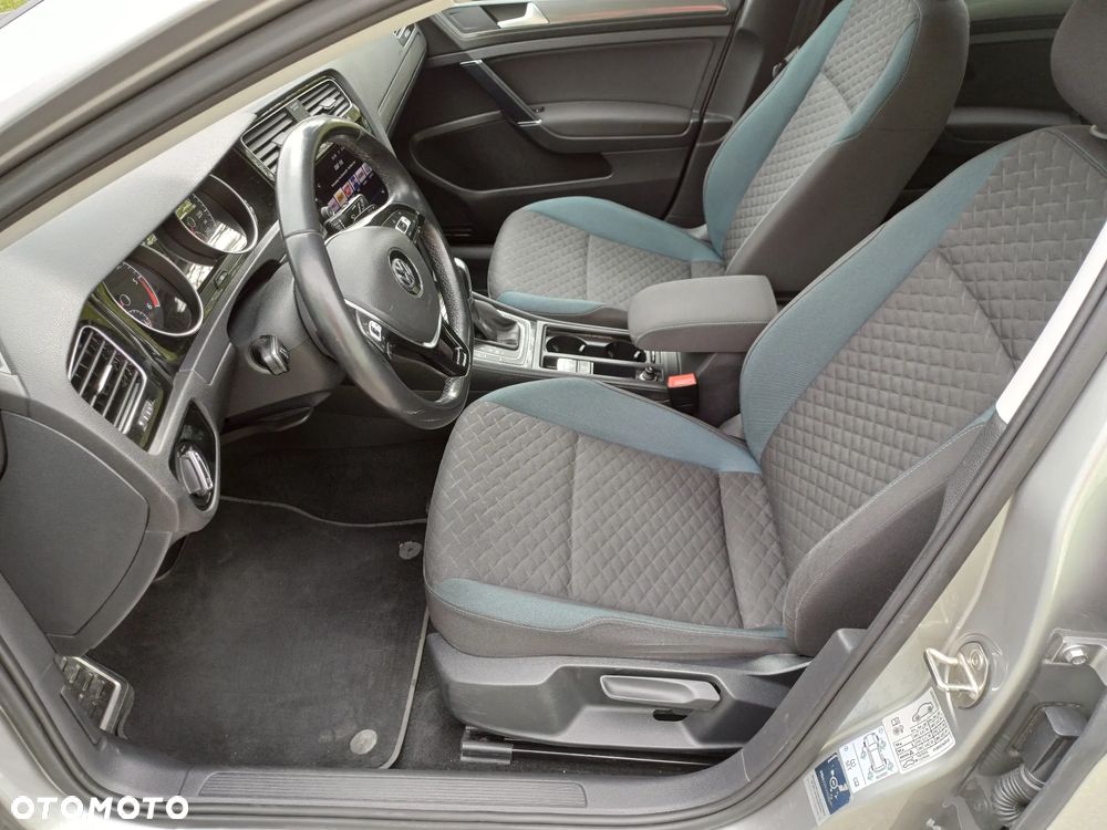 Volkswagen Golf - 12