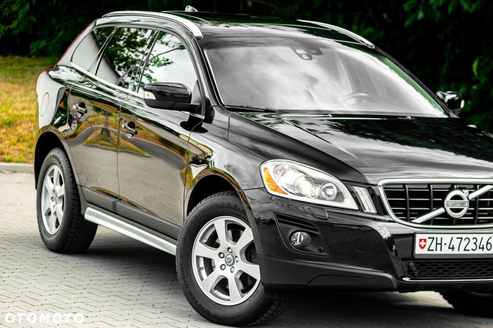 Volvo XC 60 D5 AWD Momentum - 4