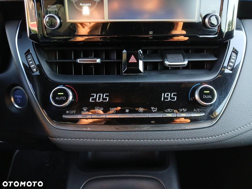 Toyota Corolla 1.8 Hybrid Comfort - 29