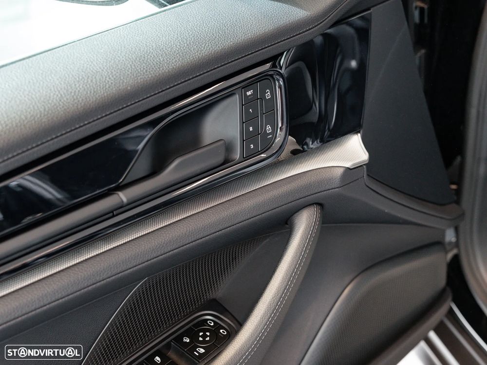 Porsche Panamera 4 E-Hybrid - 39