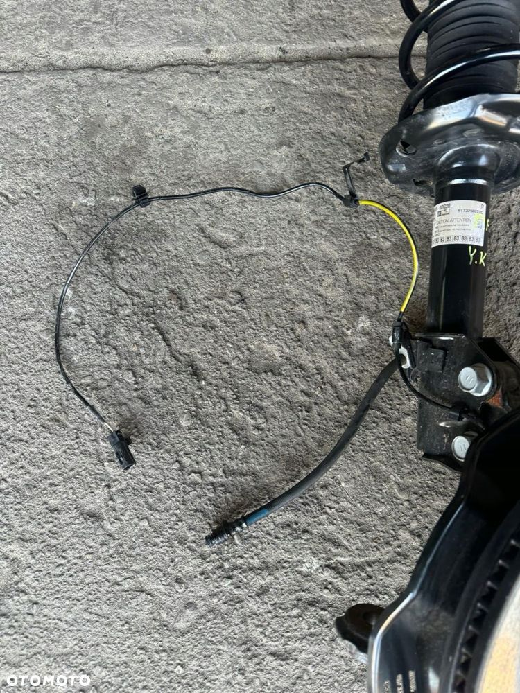 zwrotnica mcpherson prawy przód toyota yaris cross kros 2022-25 1.5 hybryda - 4