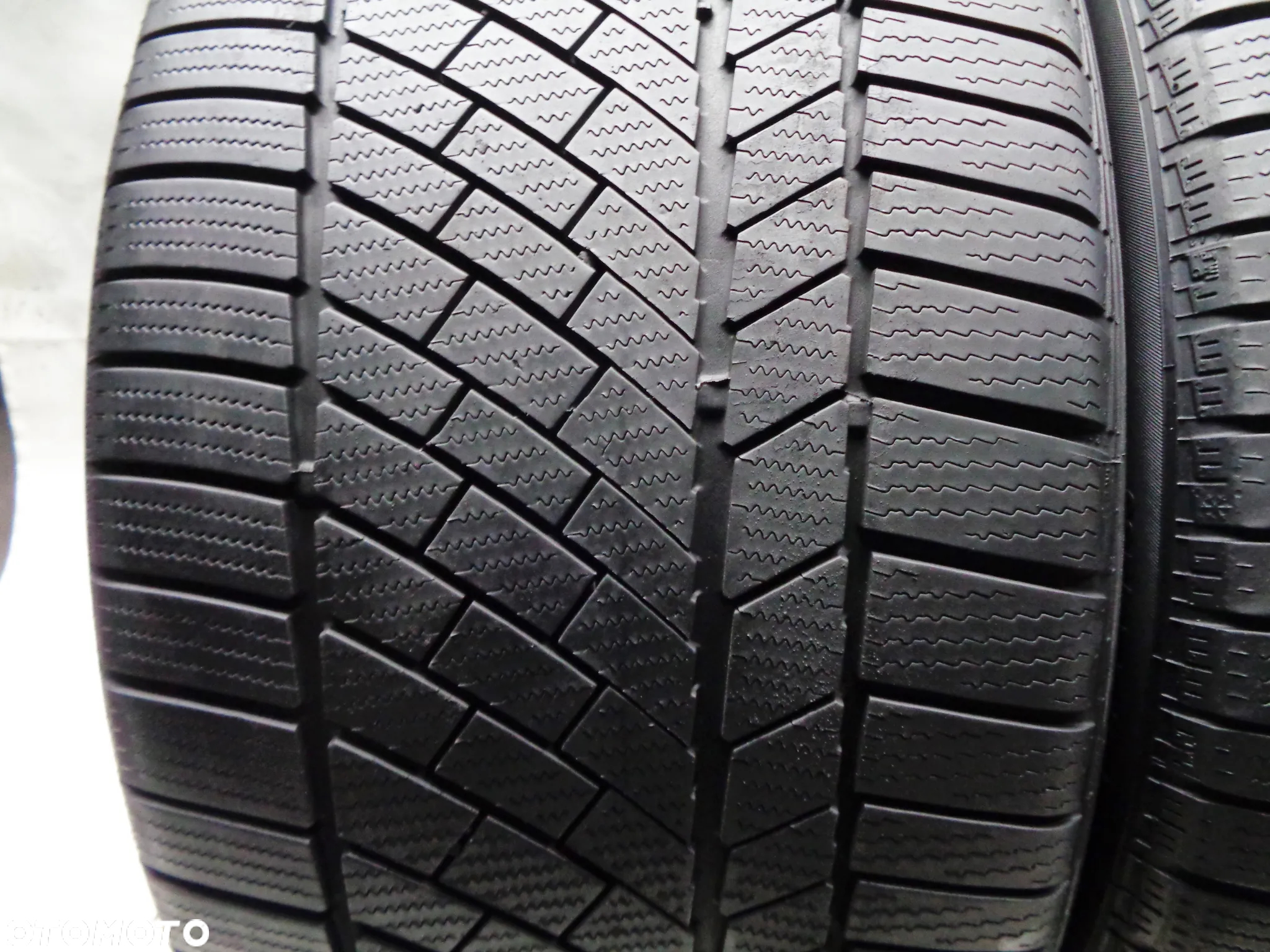 OPONY 235 40 19, 295 35 19 CONTINENTAL - ZIMA - 2