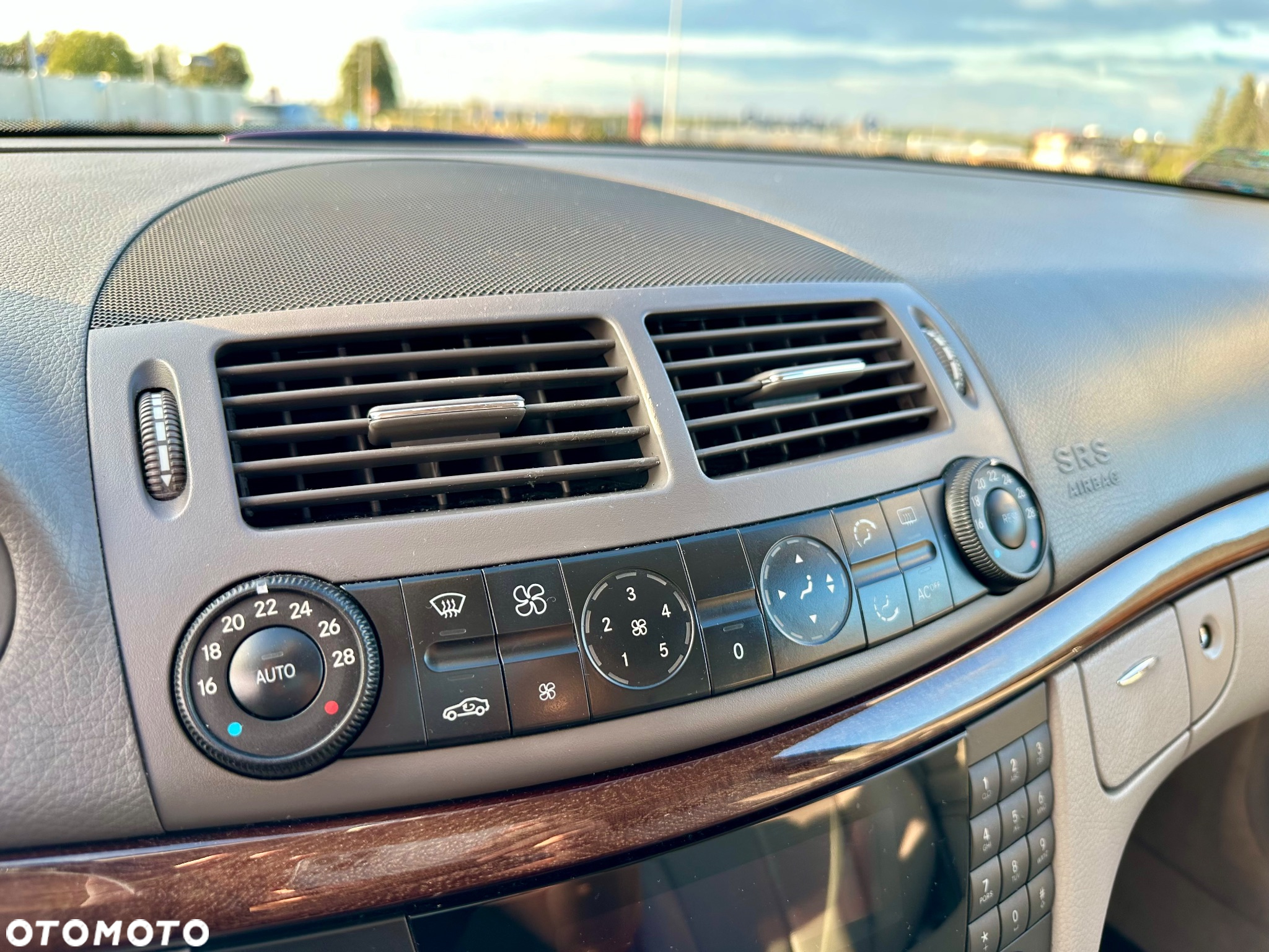 Mercedes-Benz Klasa E 200 CDI Classic - 25