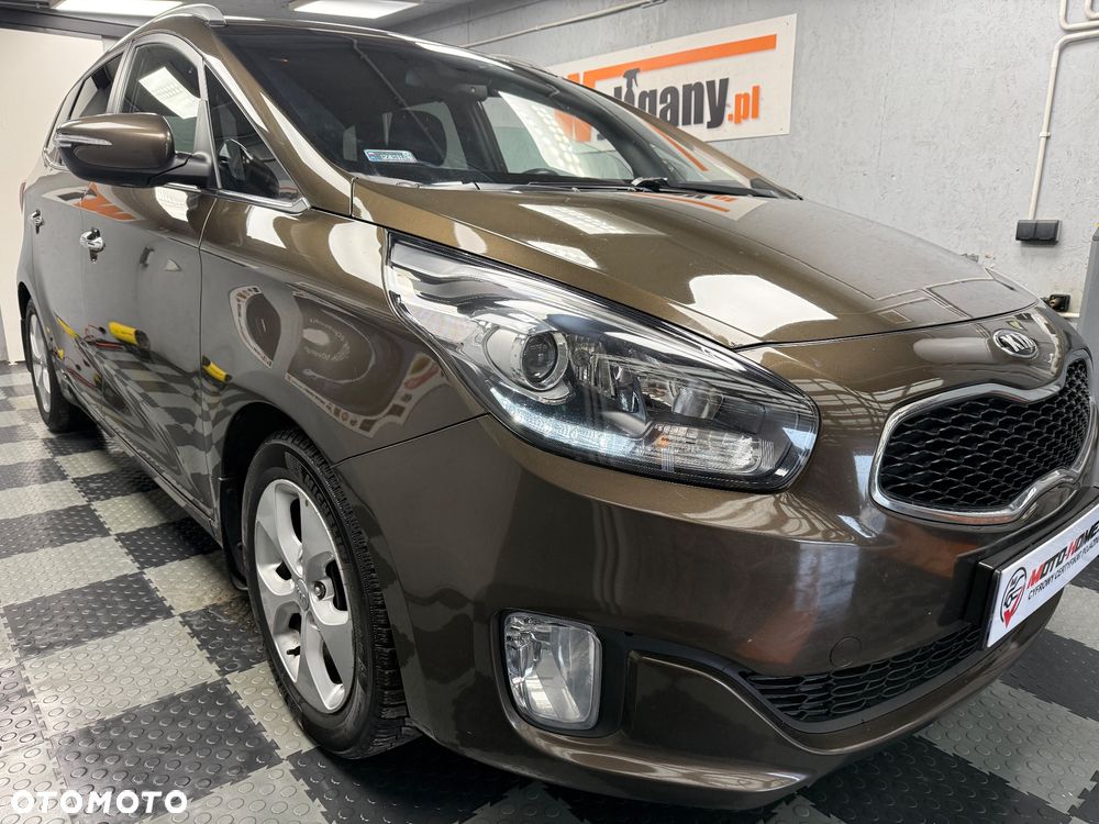 Kia Carens - 26