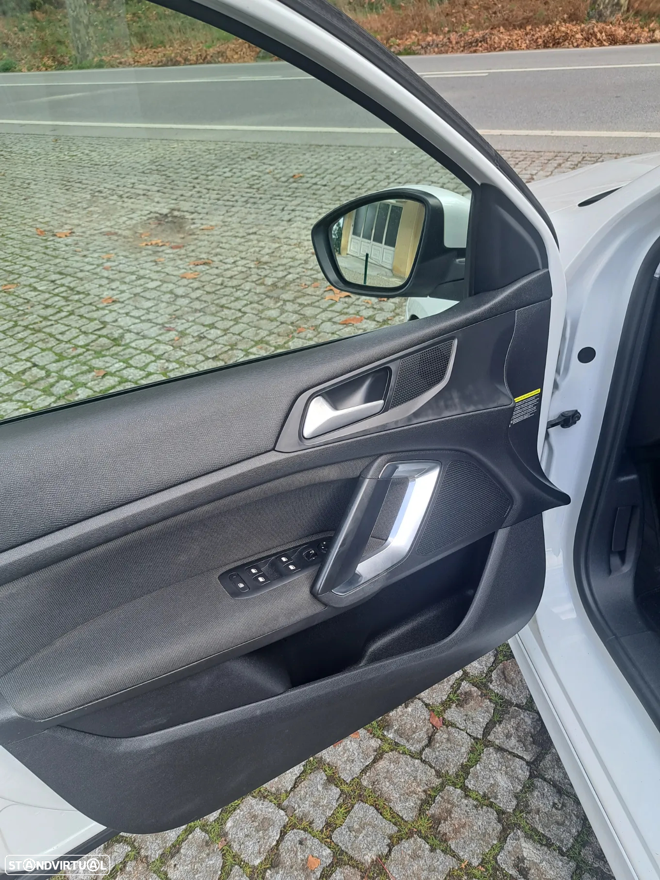 Peugeot 308 1.6 BlueHDi GT Line - 29