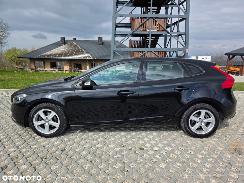 Volvo V40 D2 Momentum - 27