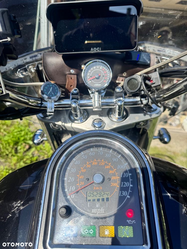 Suzuki Intruder