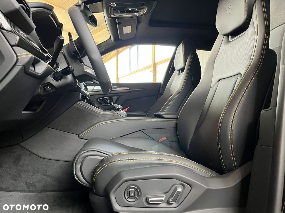 Lamborghini Urus - 16