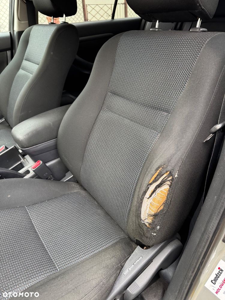 Toyota Avensis 2.0 VVT-i Sol plus - 15