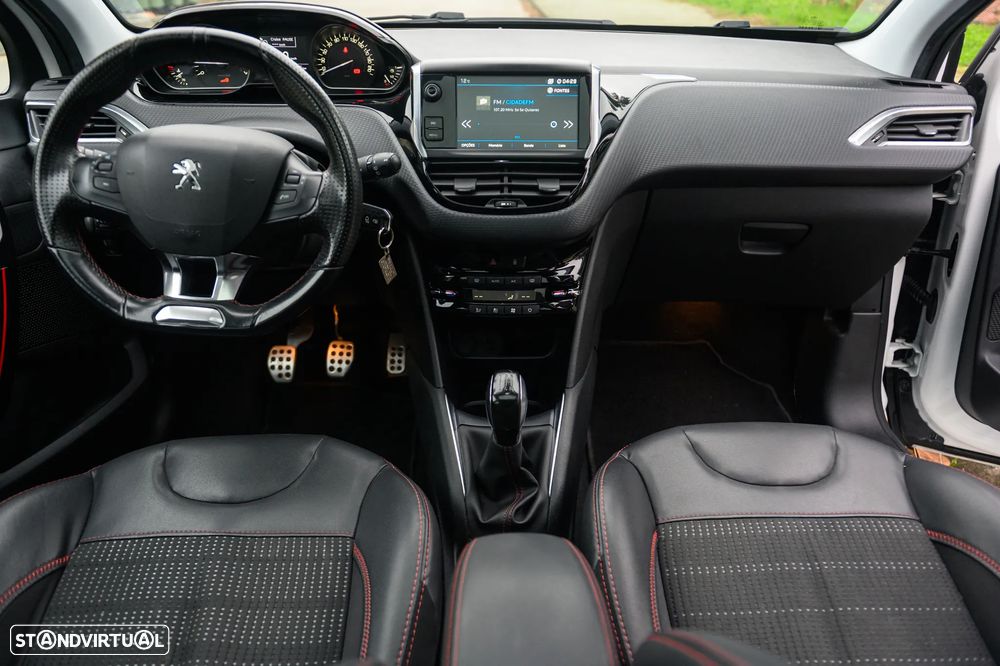 Peugeot 208 1.2 PureTech GT Line - 42